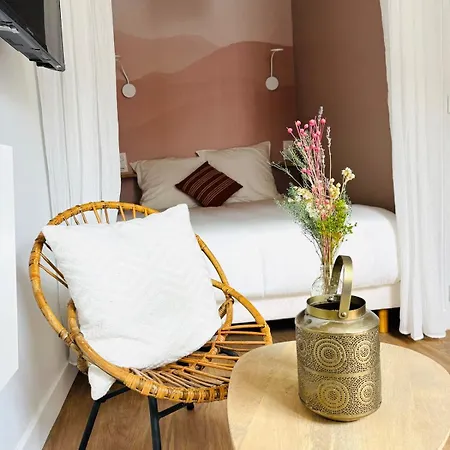 L Atelier - Near Hospital Centers *